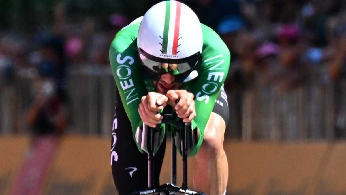 Immagine di Giro d'Italia, Filippo Ganna questa volta ha sorriso