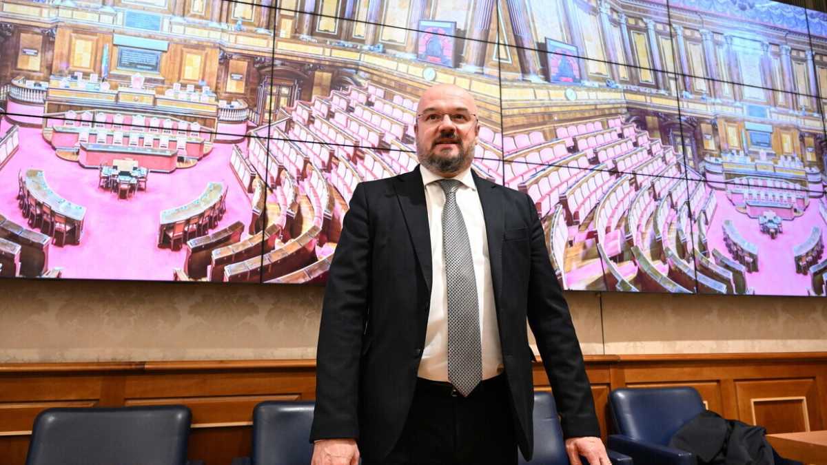 Immagine di Borghi (Iv): “Su Giambruno e la sua auto preoccupanti giochi di potere. Le fake news russe un pericolo per l'Italia"