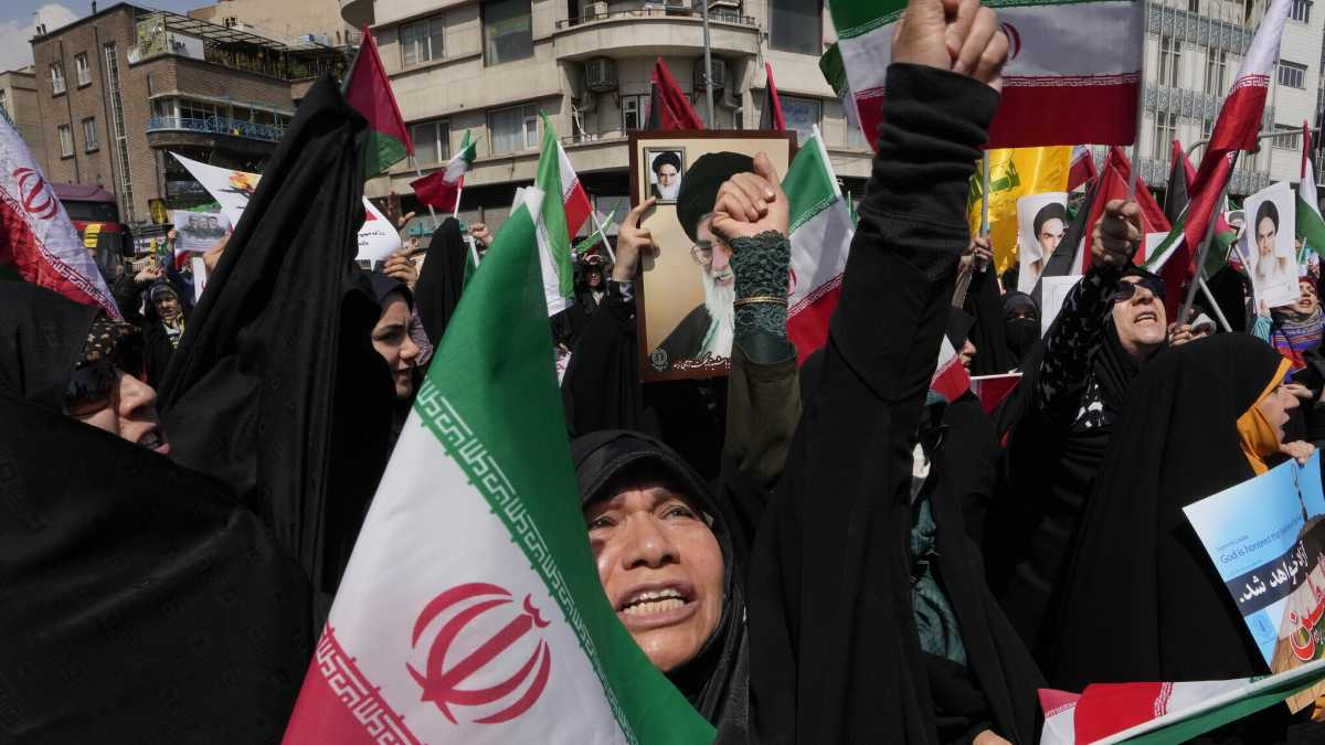 Immagine di Che cosa succederà in Iran dopo la morte del presidente Raisi