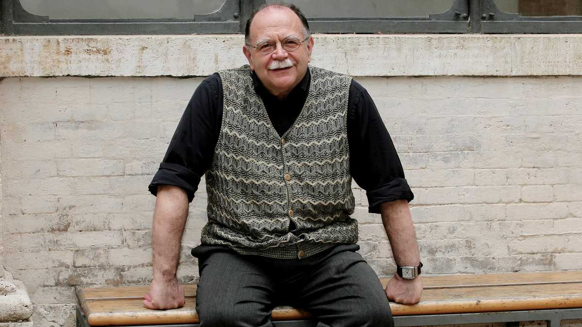 Immagine di Walter Siti annusa un clima da anni 70 e forse si farà scrittore militante