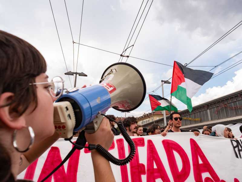 La rabbia serva di Hamas. Un catalogo degli “utili idioti” al servizio dei terroristi