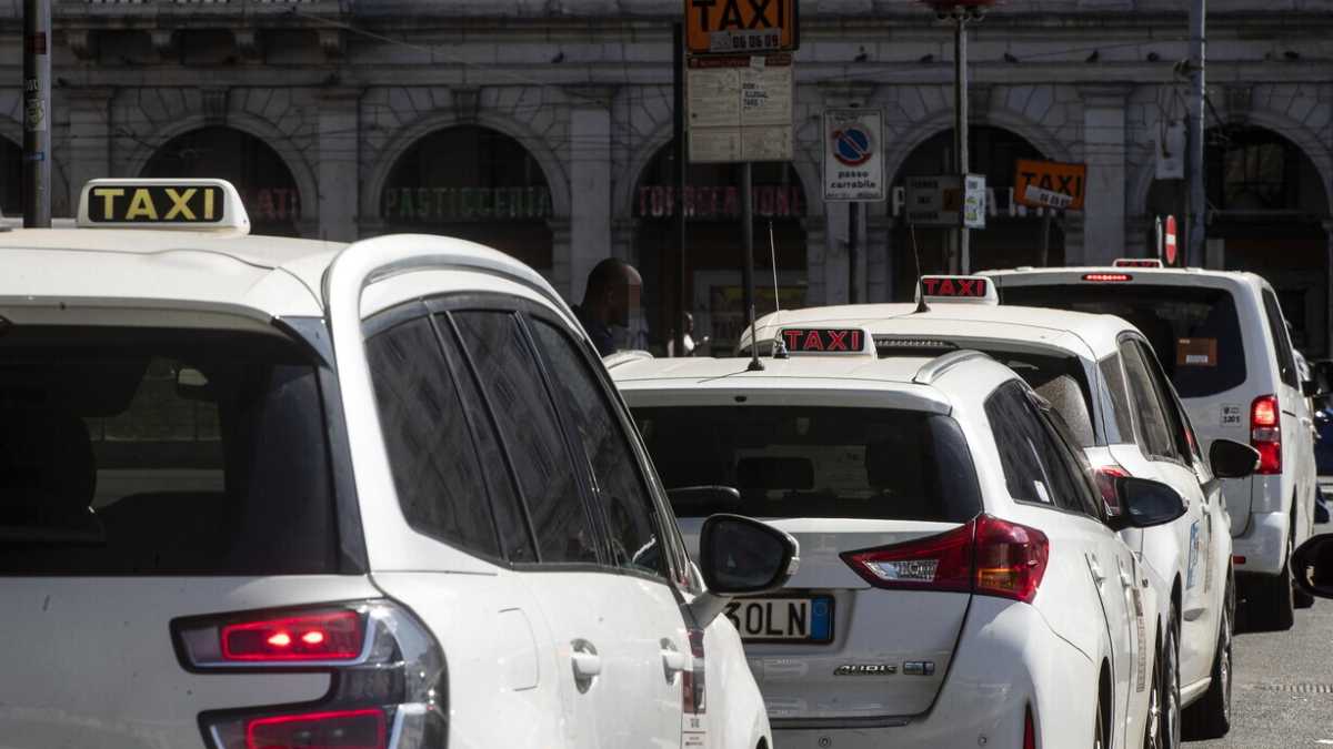 Immagine di I tassisti scioperano contro un governo che non fa nulla per creare concorrenza