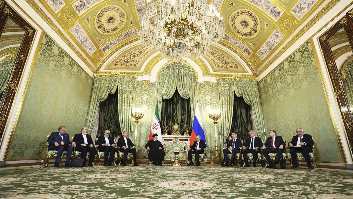 Immagine di L'elicottero vecchio, i nuovi programmi per armare gli alleati, come Putin. Le priorità del regime di Teheran