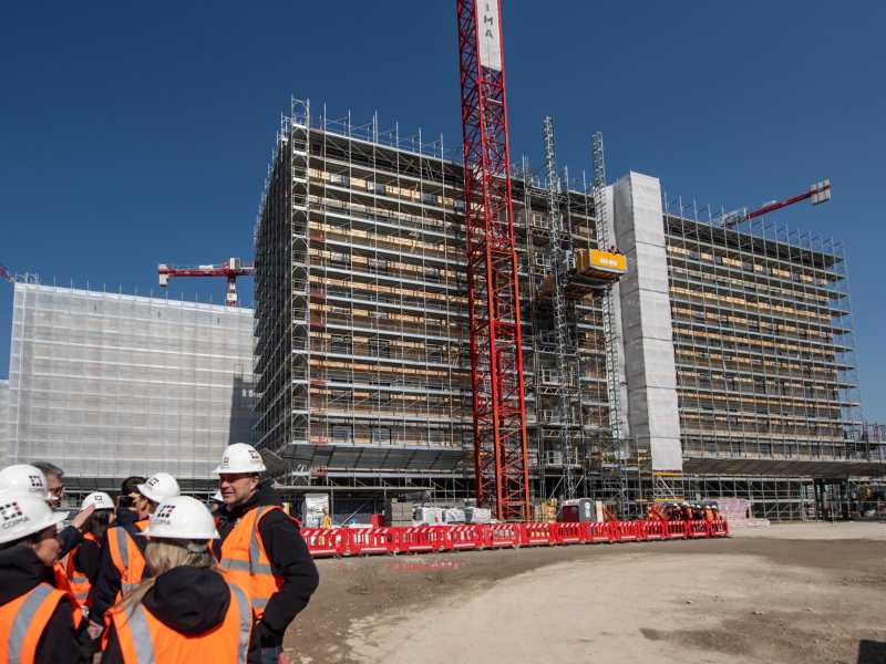 Lavori di completamento delle strutture del Villaggio Olimpico (LaPresse)&nbsp;