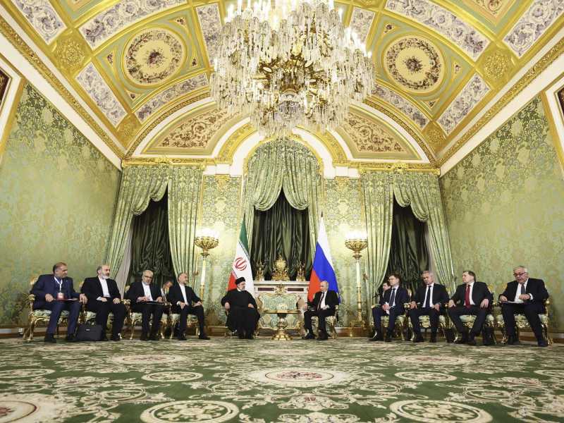L'elicottero vecchio, i nuovi programmi per armare gli alleati, come Putin. Le priorità del regime di Teheran