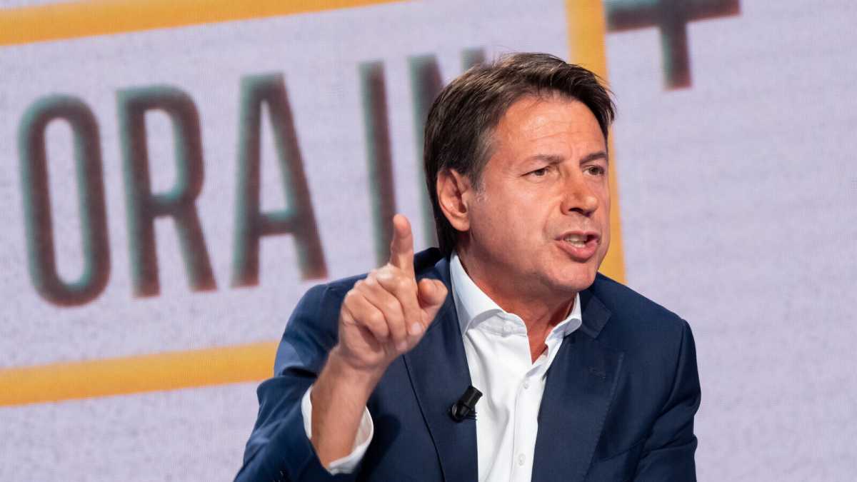 Immagine di Conte replica a Gentiloni: "Da lui un attacco vigliacco"