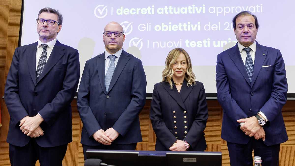 Immagine di Meloni frena sul redditometro: "Mai nessun grande fratello fiscale. Leo riferirà in Cdm"