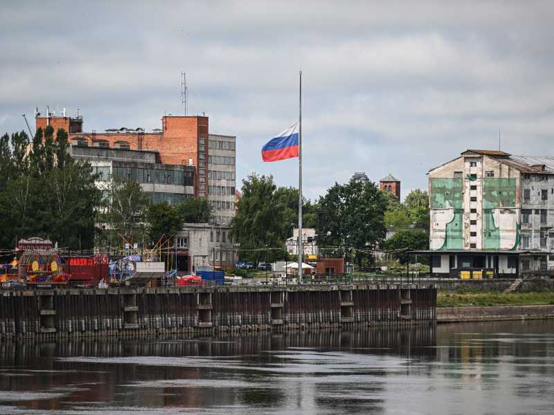 La bandiera russa nell'oblast di Kaliningrad (Foto di Omar Marques/Anadolu Agency via Getty Images) <br />