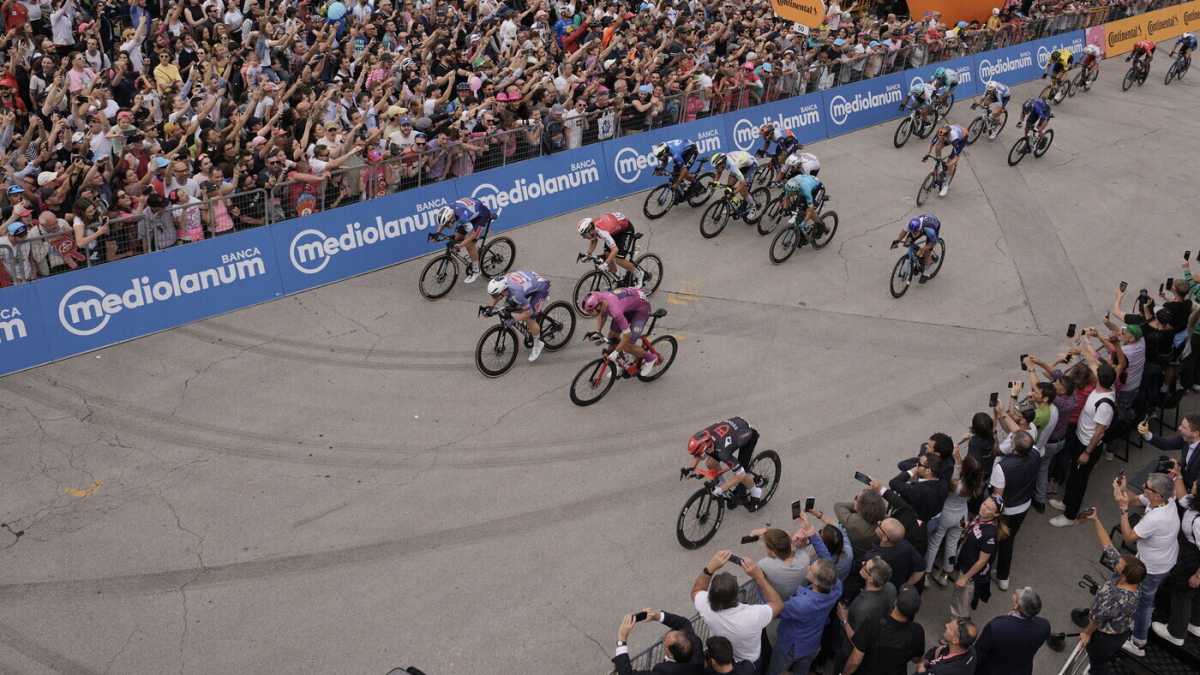 Immagine di Giro d'Italia, Tim Merlier è veloce come la modernità