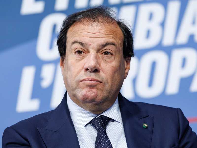 Ritratto di Maurizio Leo, il "sahariano" del redditometro che Meloni ha bloccato