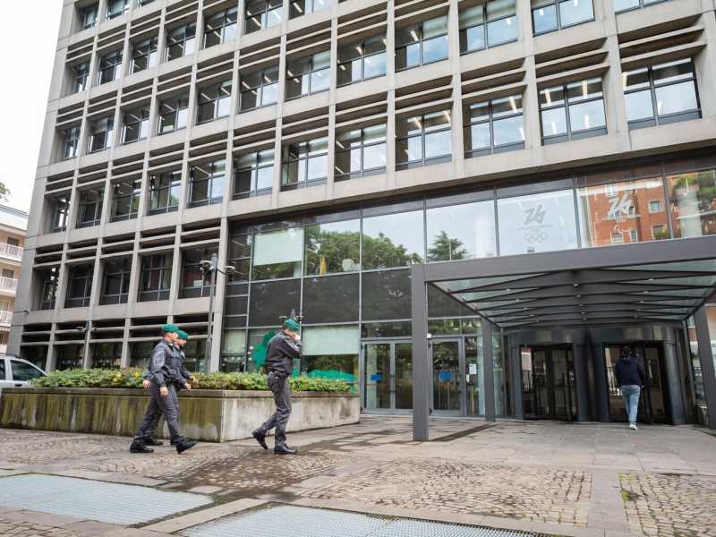 La Finanza nella sede della Fondazione Milano-Cortina (Ansa)