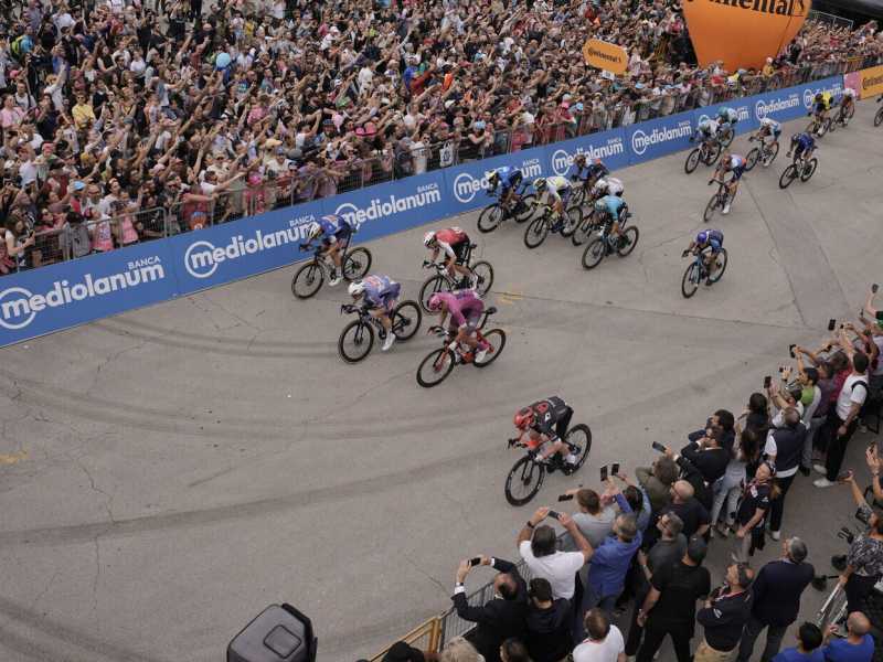 Tim Merlier ha vinto la 18a tappa del Giro d'Italia 2024 (foto LaPresse)