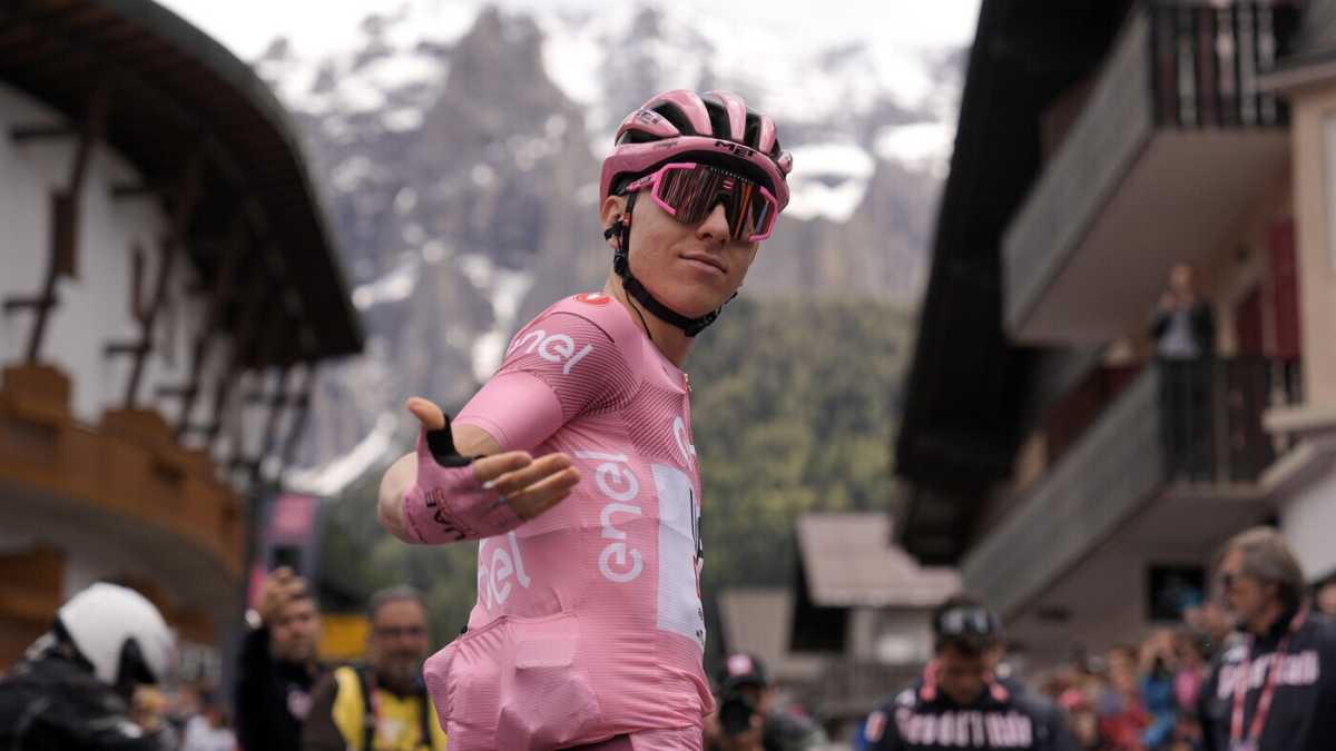 Immagine di Il racconto rosa di Tadej Pogacar al Giro d’Italia