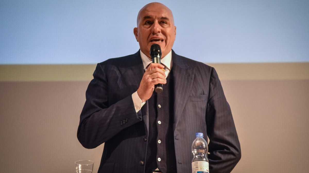 Immagine di Crosetto e la malattia: "Io più forte degli sciacalli: non mollo. Cattiverie da FdI contro di me"