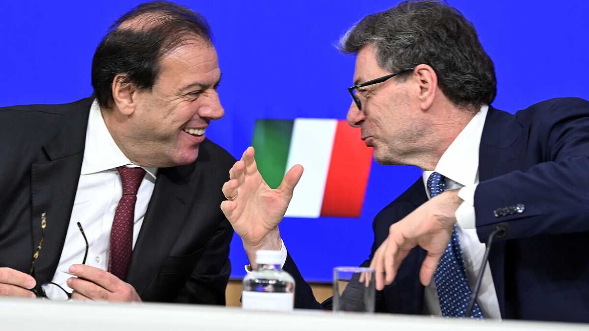 Immagine di Ecco come è andata tra Meloni, Giorgetti e Leo sul redditometro