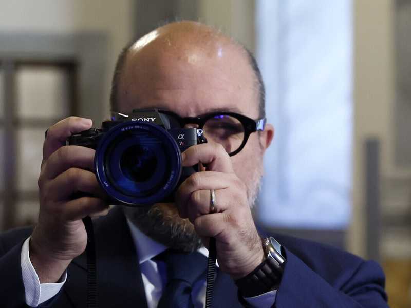 Sangiuliano kolossal: vuole scippare al Pd Cinecittà e fa la rivoluzione al ministero
