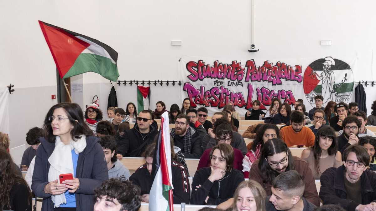Immagine di Gli studenti di Milano dicono basta alle occupazioni pro Palestina: "Odio verso gli universitari ebrei"