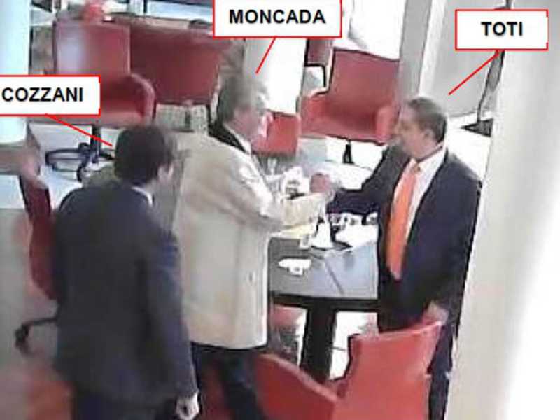 "Toti voleva finanziamenti leciti" e non "illeciti": i pm di Genova riconoscono l'errore