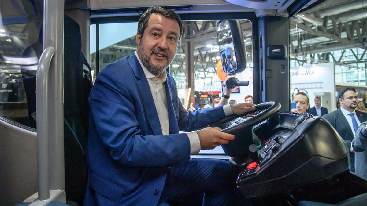 Immagine di San Matteo Salvini, proteggici dagli autovelox