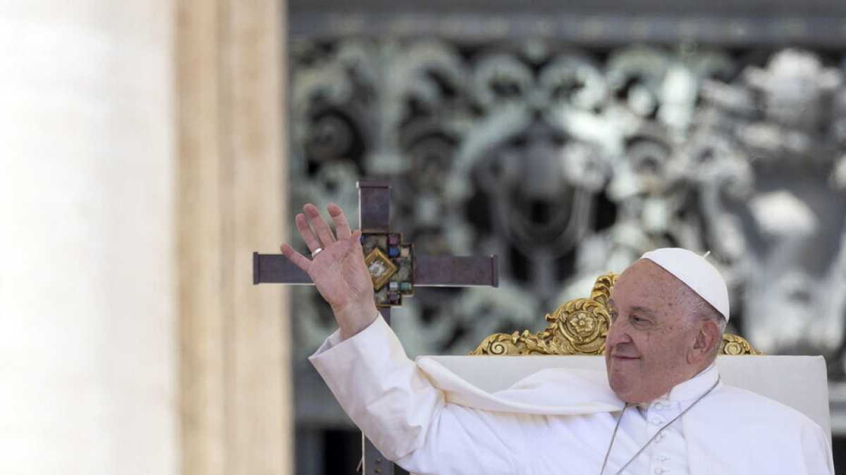 Immagine di Le scuse di Papa Francesco dopo le parole sui gay: "Nella Chiesa c'è spazio per tutti"
