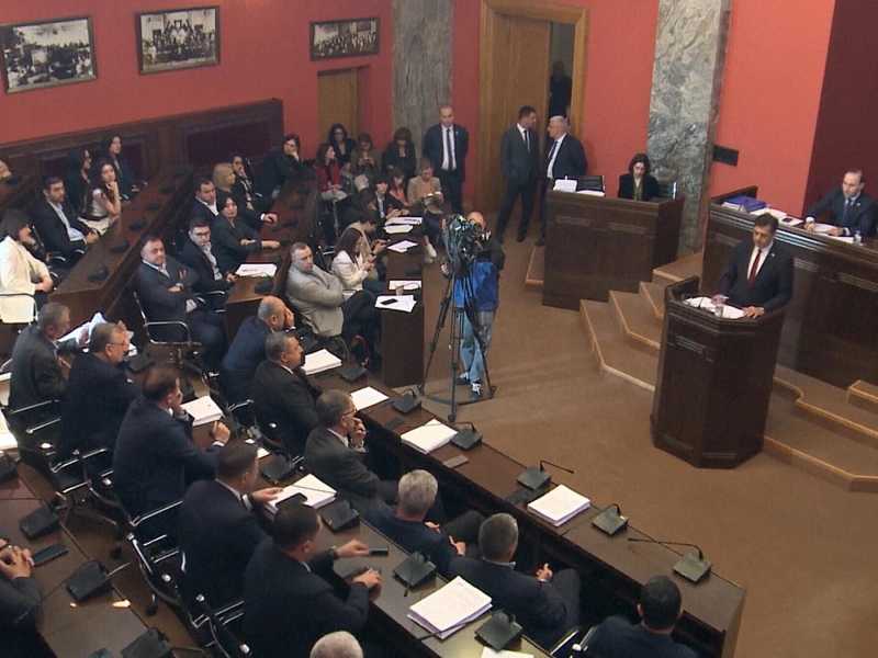 Il governo georgiano ha adottato la "legge russa"