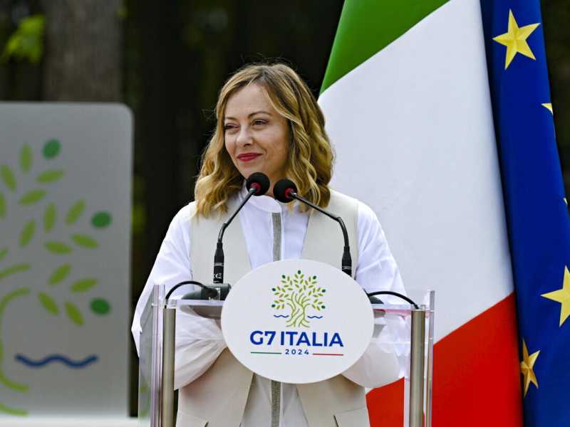 Meloni: "L'Europa non ci dica cosa mangiare. Non ho litigato con De Luca"