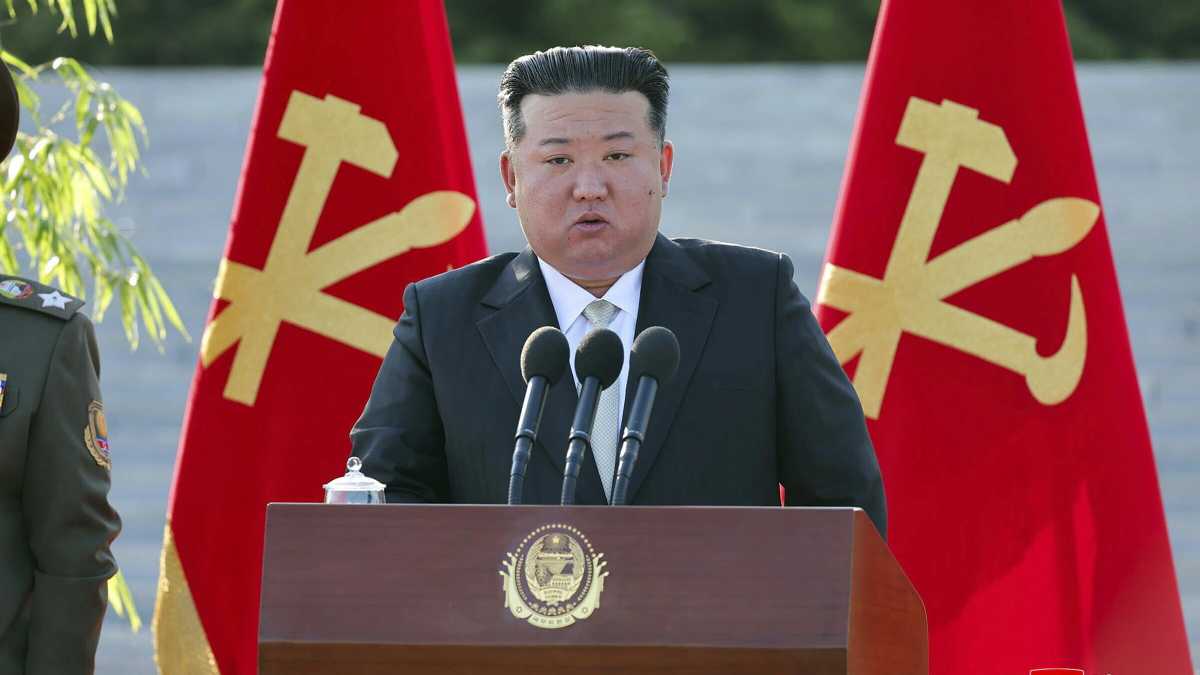 Immagine di Kim Jong Un lancia palloni di letame in Corea del sud. Ma c’è poco da ridere