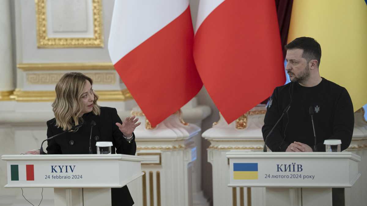 Immagine di I passi indietro del governo su Kyiv