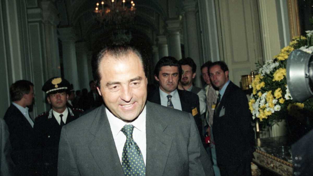 Immagine di Il mondo quasi medio borghese mandato a ruzzolare