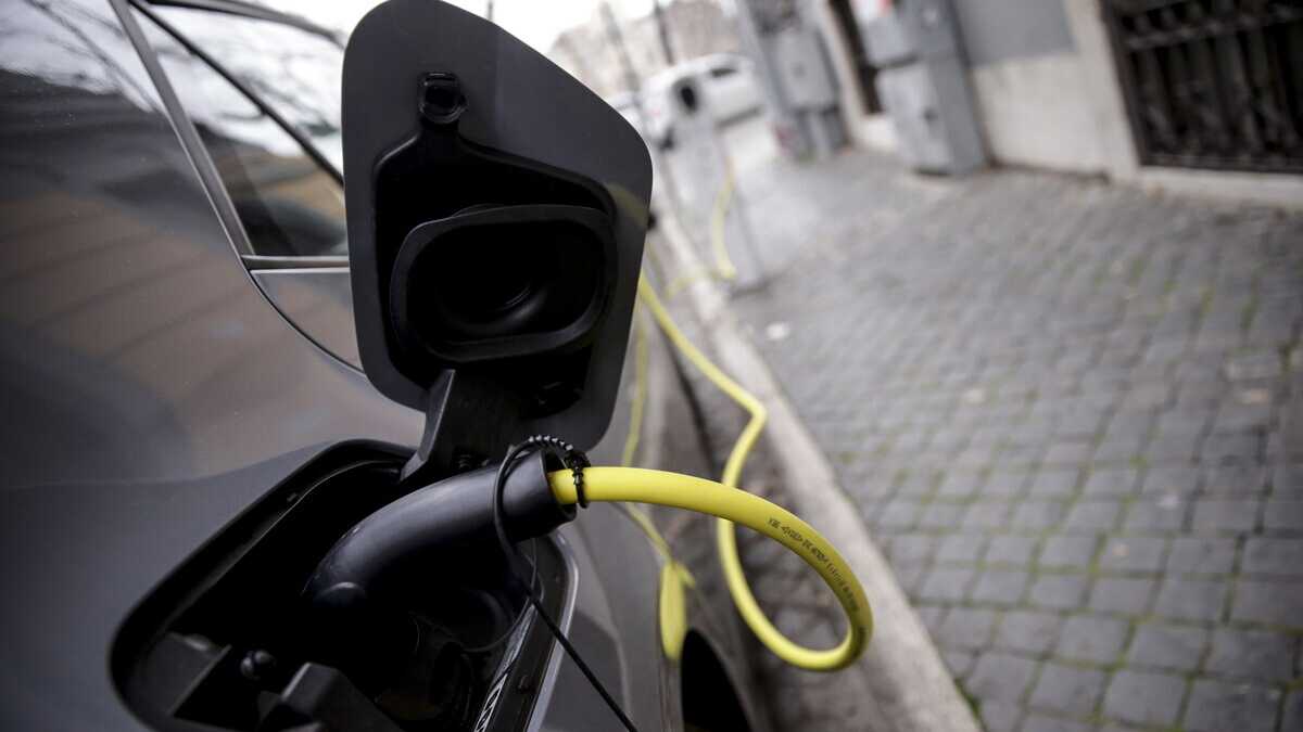 Immagine di Gli incentivi per le auto elettriche vanno a ruba. Anomalia di un successo