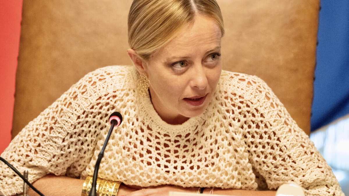 Immagine di Meloni: "Storture nei decreti flussi. Sì a modifiche nel rispetto della Bossi-Fini". Domani vola in Albania
