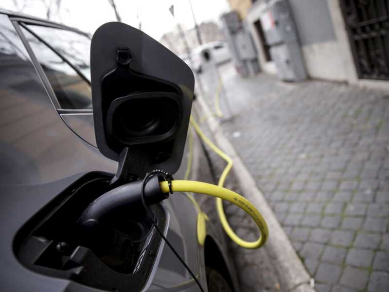 Gli incentivi per le auto elettriche vanno a ruba. Anomalia di un successo