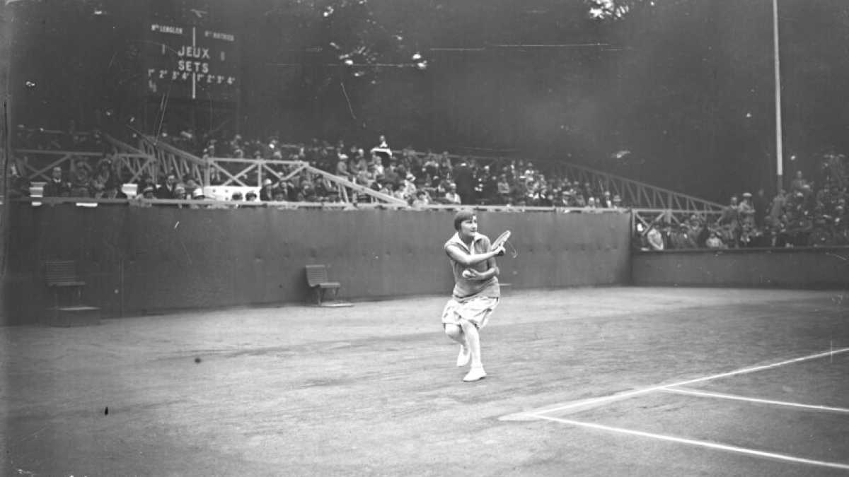 Immagine di Tennis e liberazione, la vita tra sport e storia di Simonne Mathieu