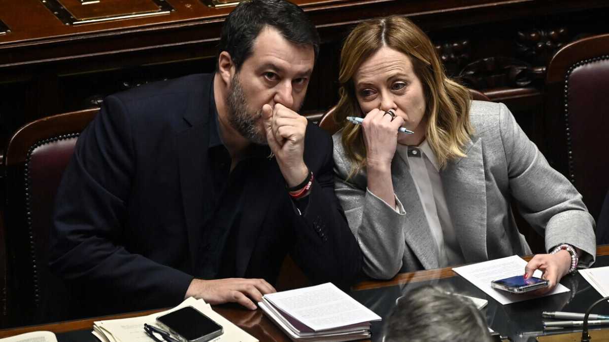 Immagine di Lo sprint di Meloni e Salvini: lei punta sui migranti in Albania, lui chiama Trump