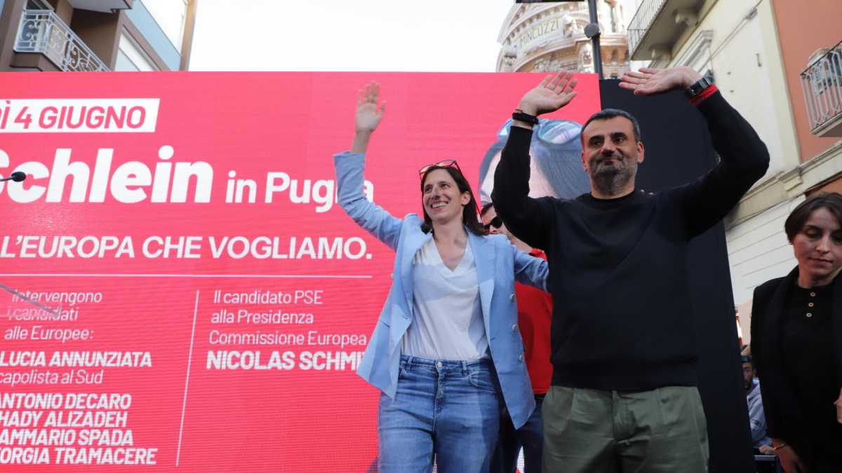 Immagine di Decaro delle Puglie, giro elettorale con il sindaco candidato