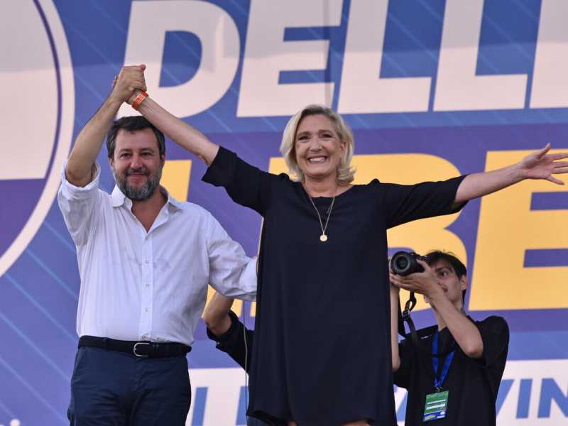 Le Pen contro la politica europea sui migranti che piace a Meloni