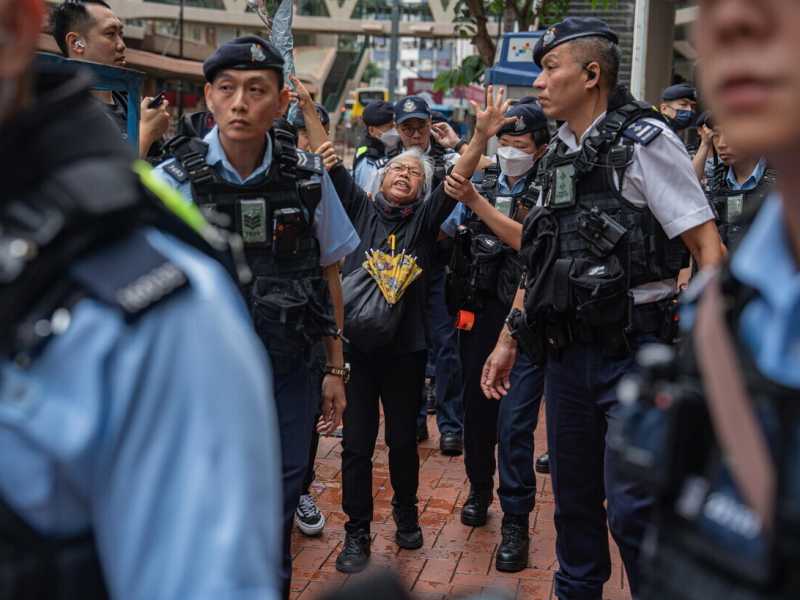 Una manifestate fermata per il ricordo del massacro di piazza Tiananmen il 4 giugno scorso - foto Ansa