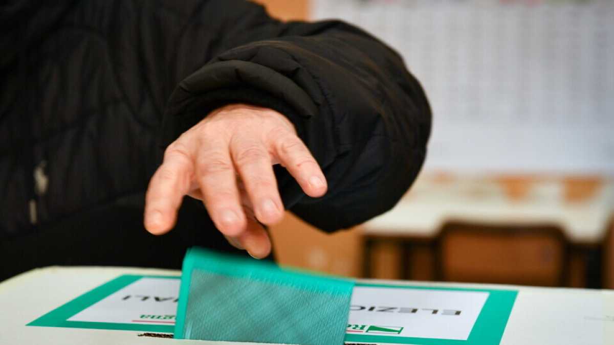 Immagine di Bari, Firenze, Cagliari e le regionali in Piemonte: l'Italia al voto oltre alle europee