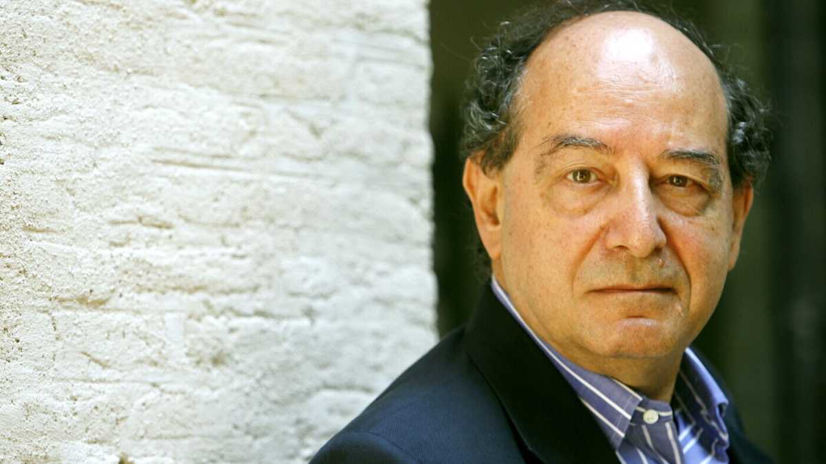 Immagine di L’Opera senza nome che fa da guida nell’infinito mondo di Roberto Calasso