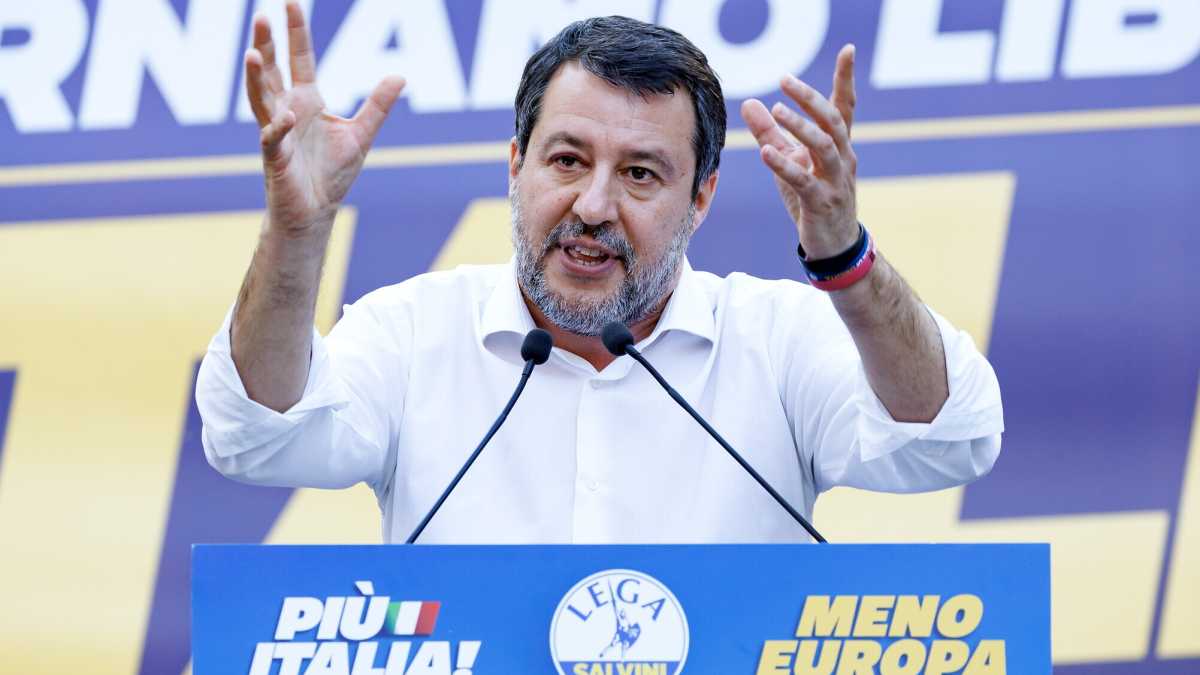 Immagine di Salvini, il ferroviere. Ecco gli "indennizzi" per gli europarlamentari non eletti