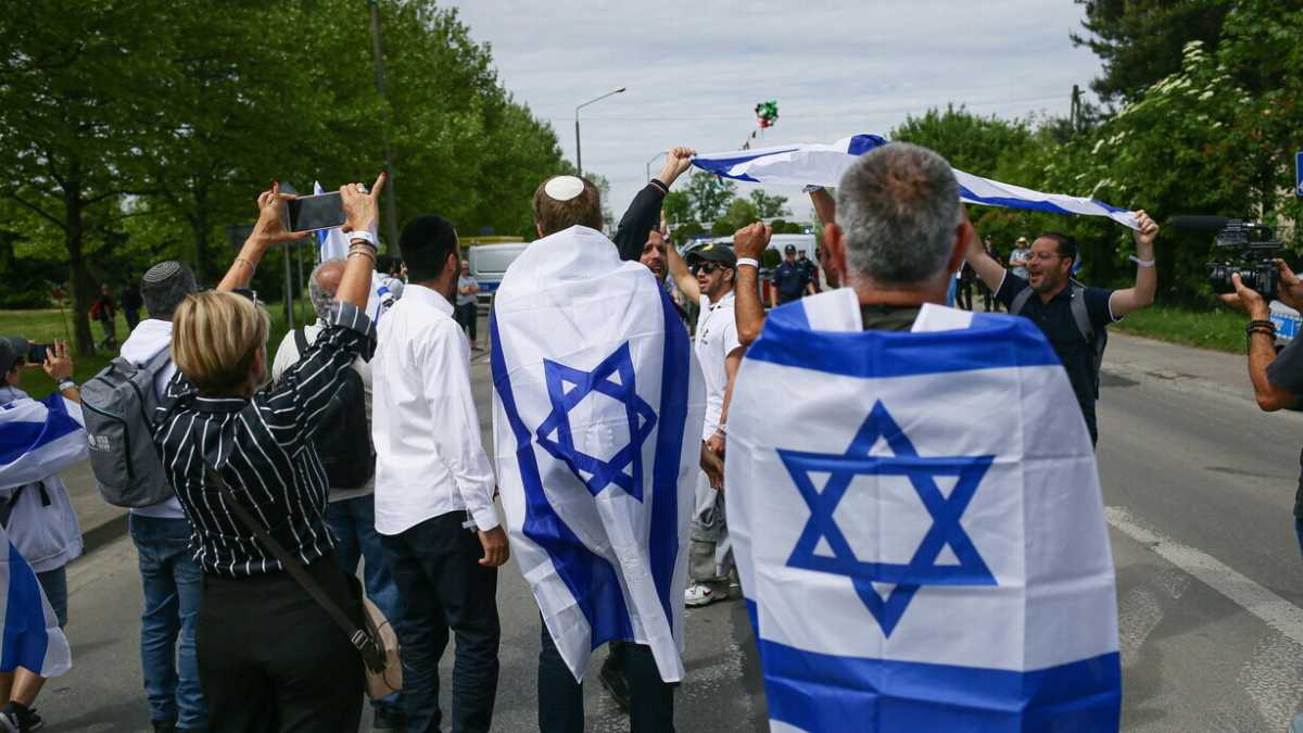 Immagine di “In Italia non lavoriamo con te, israeliano”. La stella gialla del boicottaggio contro gli ebrei