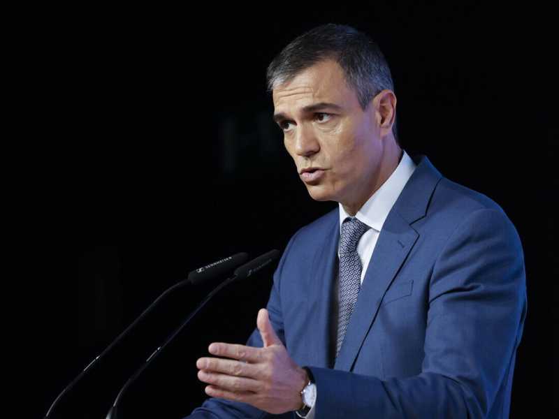 Gli scontri con la magistratura di Sánchez. Da noi il Pd tace