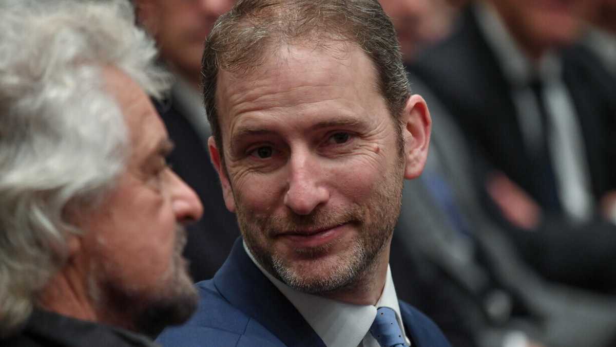 Immagine di Casaleggio: "Risultato M5s alle europee disastroso, Conte dovrebbe dimettersi"