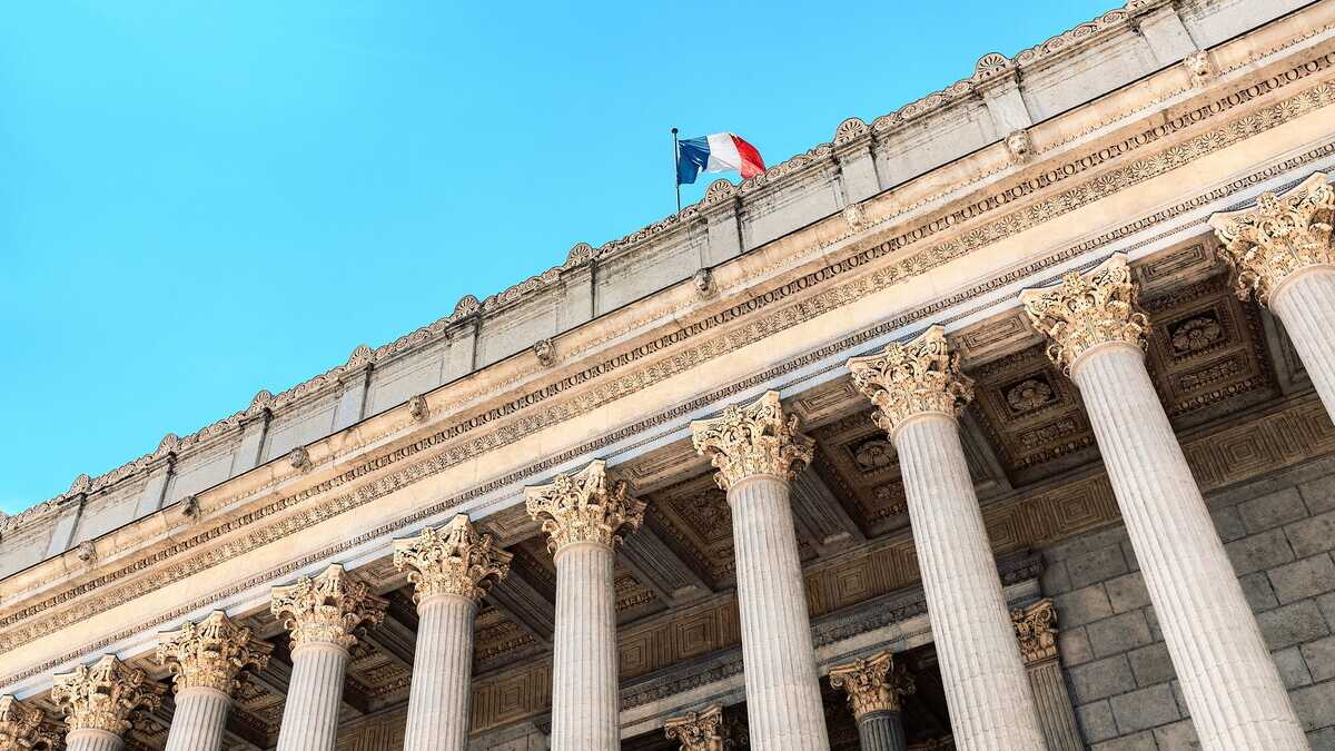 Immagine di Hamas, versione Normale sotto la Torre Eiffel