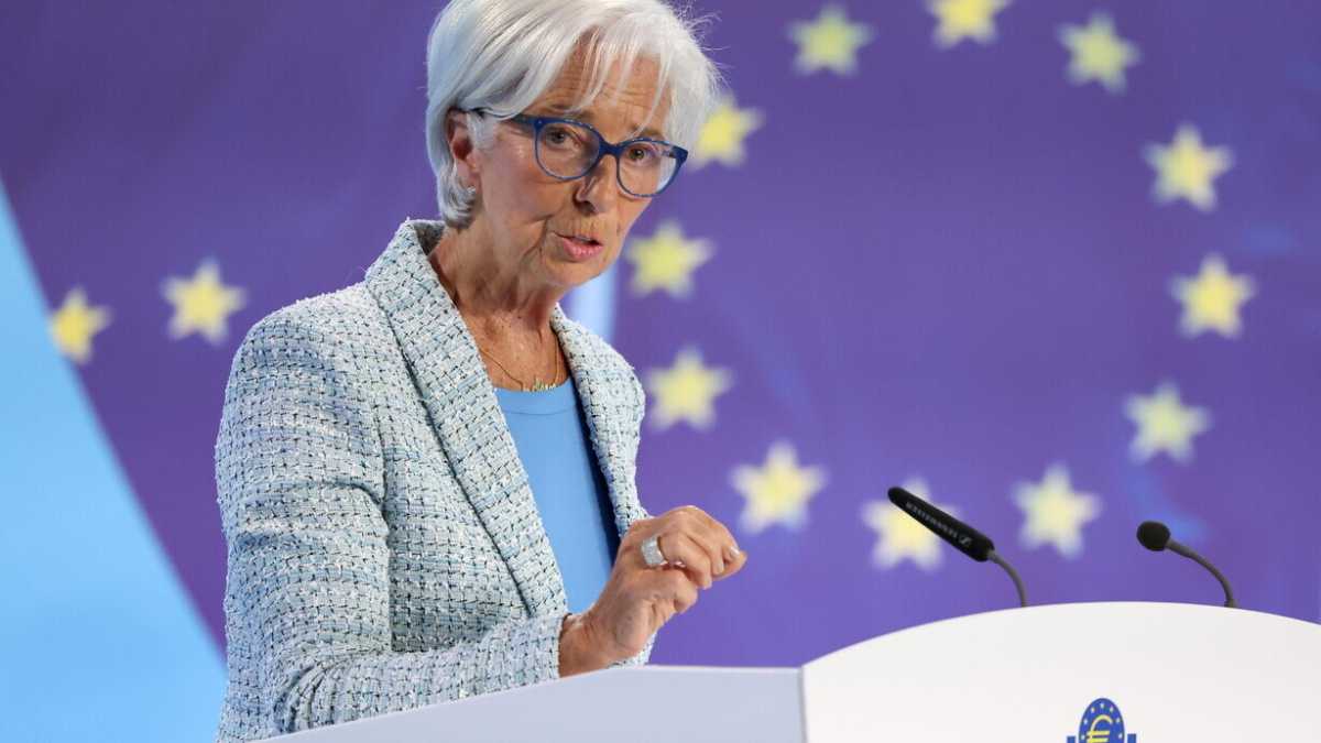 Immagine di Lagarde: "L'Europa cresce ma la discesa dei tassi non sarà lineare"