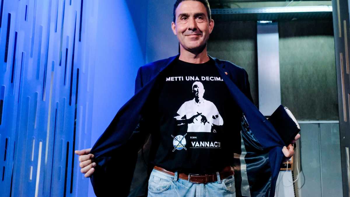 Immagine di Non solo Vannacci: i militari tornano di moda (e pure la kefiah)