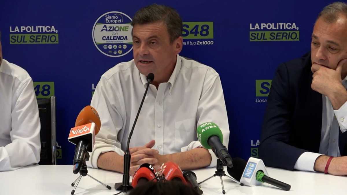 Immagine di Calenda ipotizza le dimissioni in direzione, poi smentisce di volersi dimettere