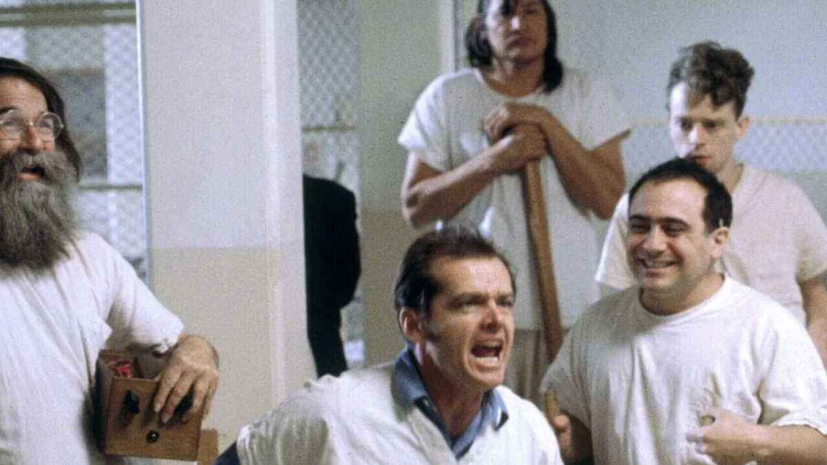 Immagine di Dove li portiamo gli scemi che ci girano per casa?