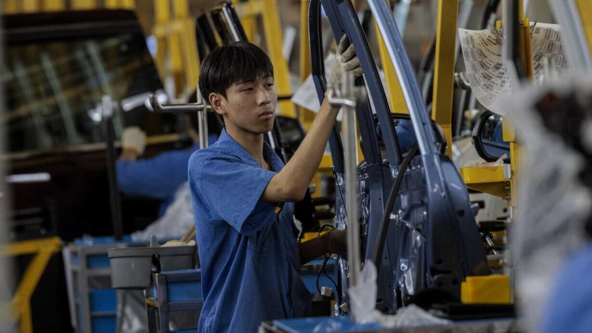 Immagine di L'aumento dei dazi Ue sulle auto elettriche cinesi. Tra polemiche e contraddizioni