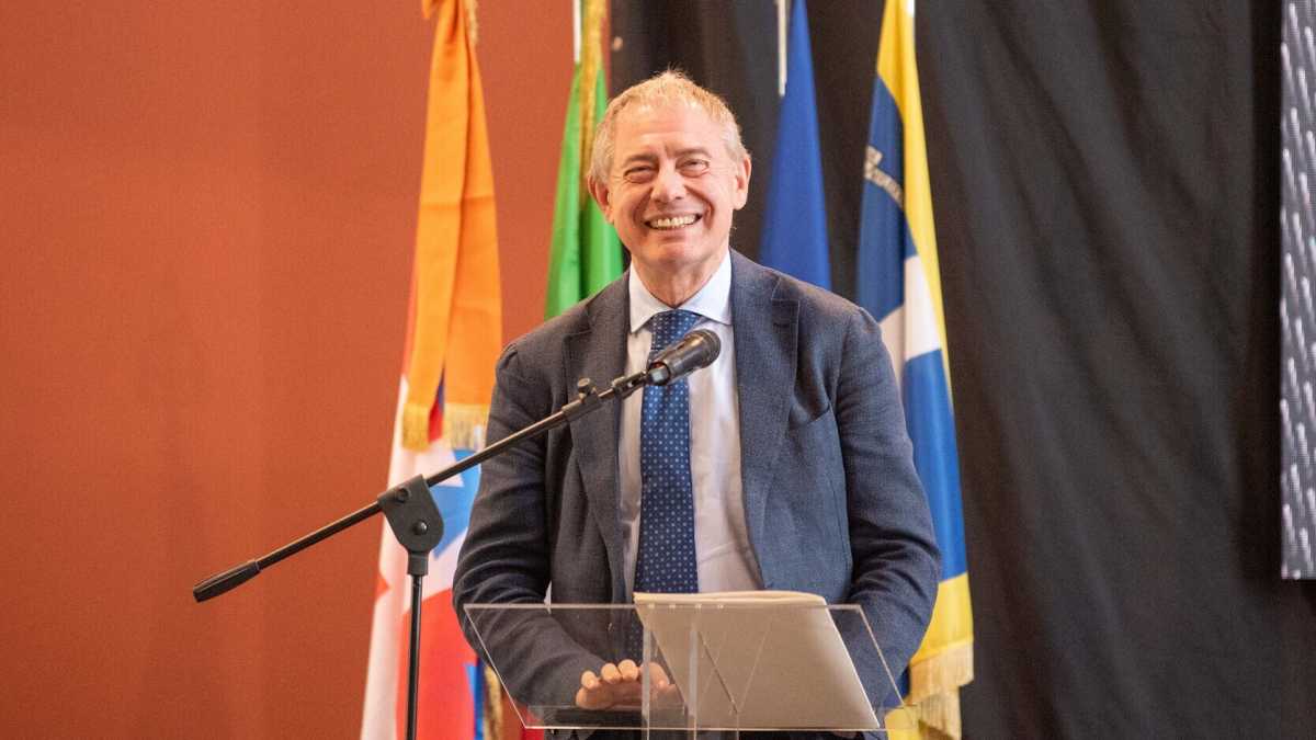 Immagine di Non chiamatelo “Urss”! Urso vede complotti e vuole 500 mila euro di risarcimento